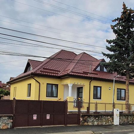 Yellow House Hermannstadt Exterior foto