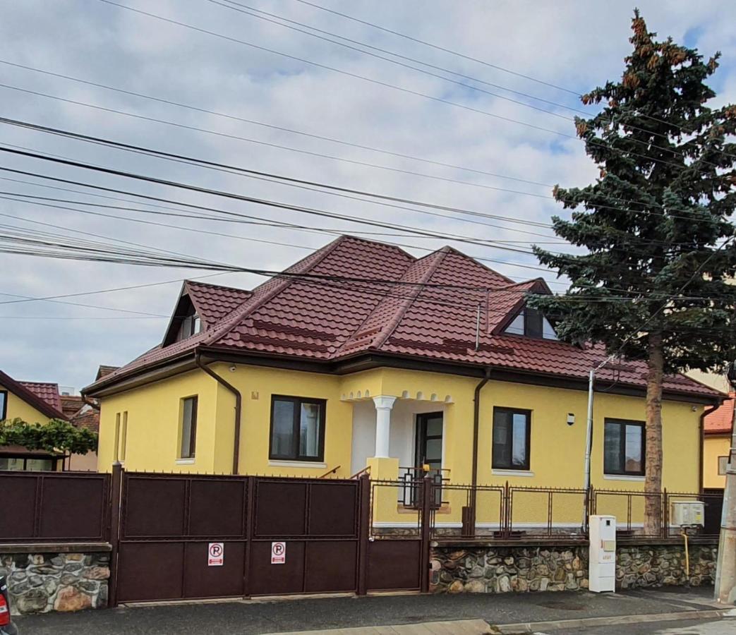 Yellow House Hermannstadt Exterior foto