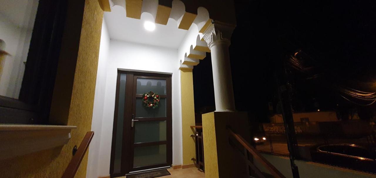 Yellow House Hermannstadt Exterior foto